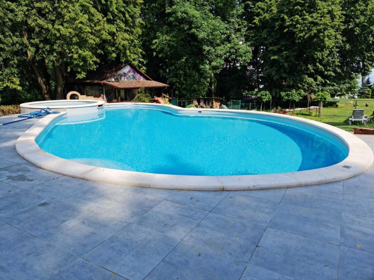 Panorama Hotel & Spa Chernivtsi Exterior foto