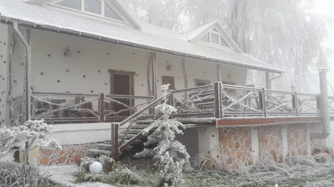 Panorama Hotel & Spa Chernivtsi Exterior foto